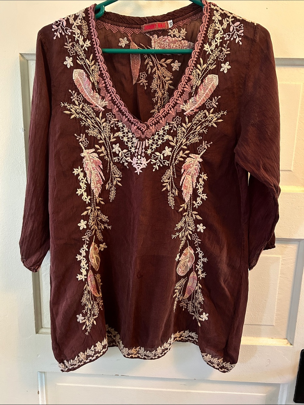 Johnny Was XS - READ DESCRIPTION! Embroidered V-Neck Tunic Top XS Has a Hole